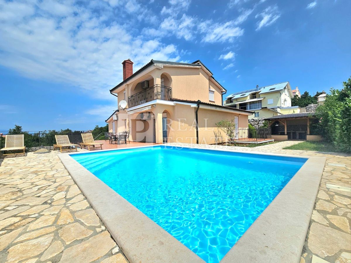 ŠMRIKA - casa indipendente con piscina