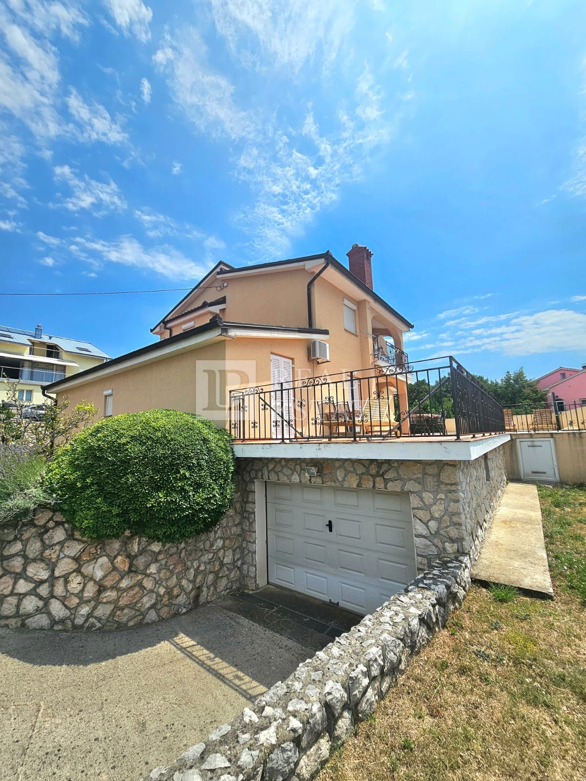 ŠMRIKA - casa indipendente con piscina