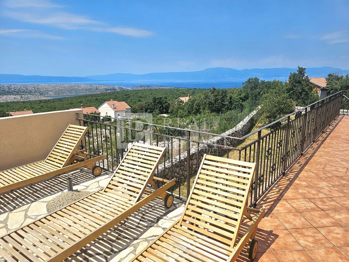 ŠMRIKA - casa indipendente con piscina