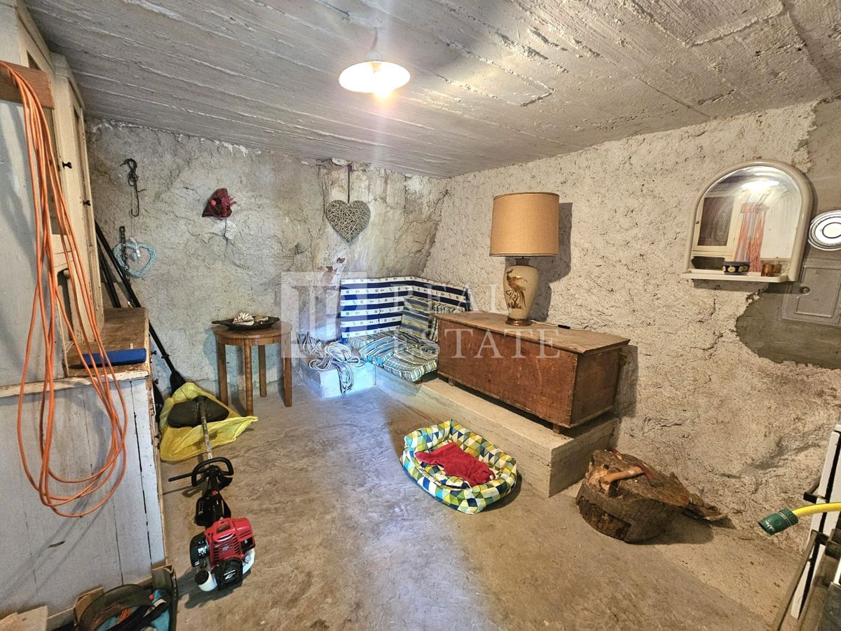 DRAMALJ - casa in pietra ristrutturata a 150 metri dal mare