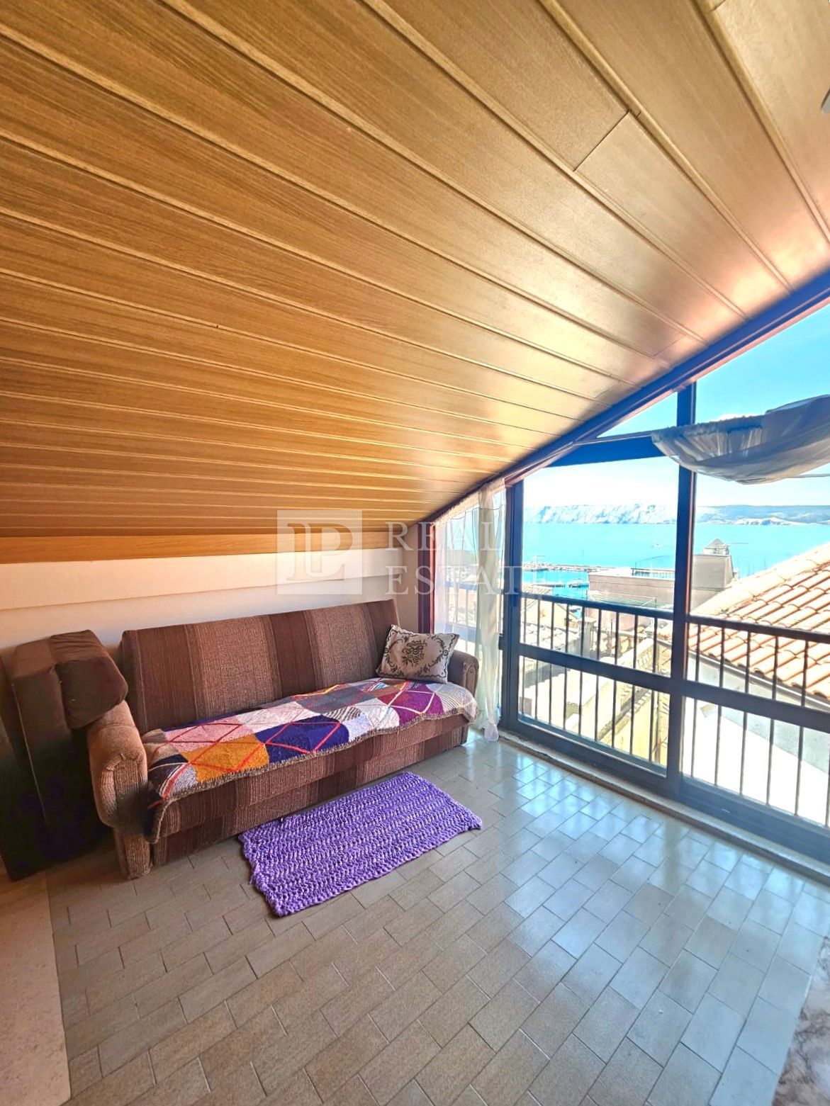 NOVI VINODOLSKI - casa con 4 appartamenti a 100 metri dal mare