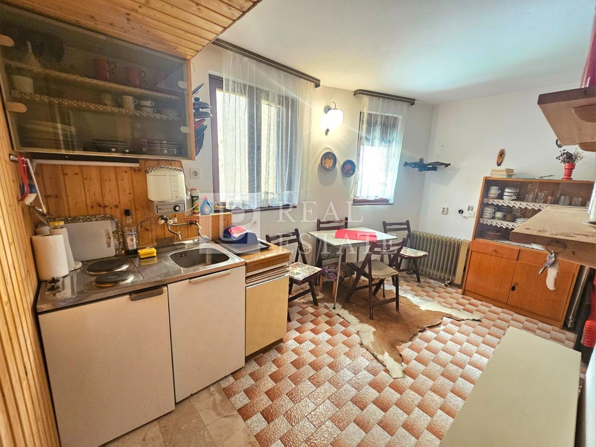 NOVI VINODOLSKI - casa con 4 appartamenti a 100 metri dal mare