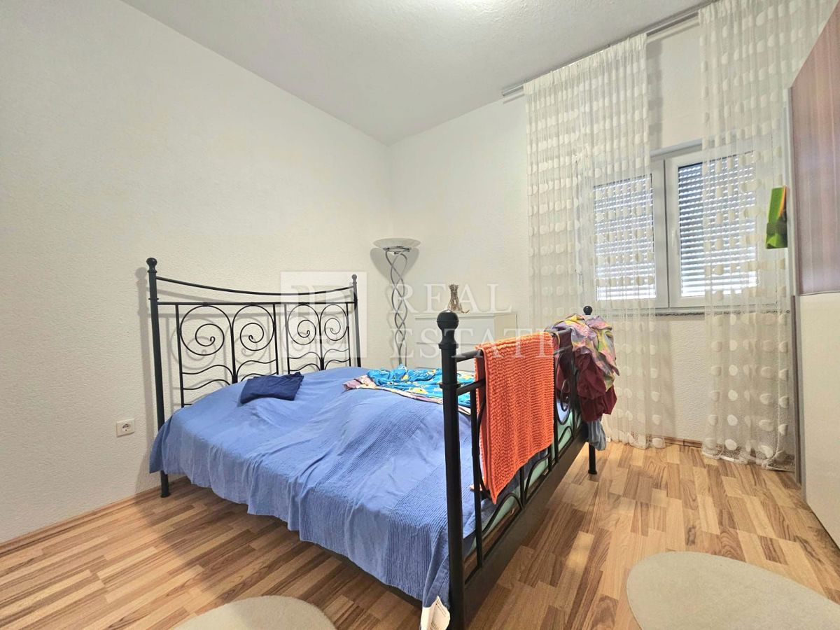 JADRANOVO - appartamento con garage, cucina estiva e taverna