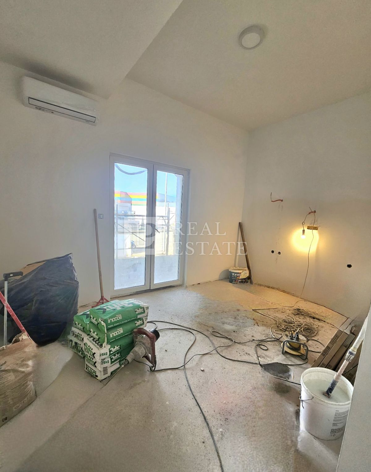 CRIKVENICA - Appartamento con 1 camera da letto + soggiorno e parcheggio privato