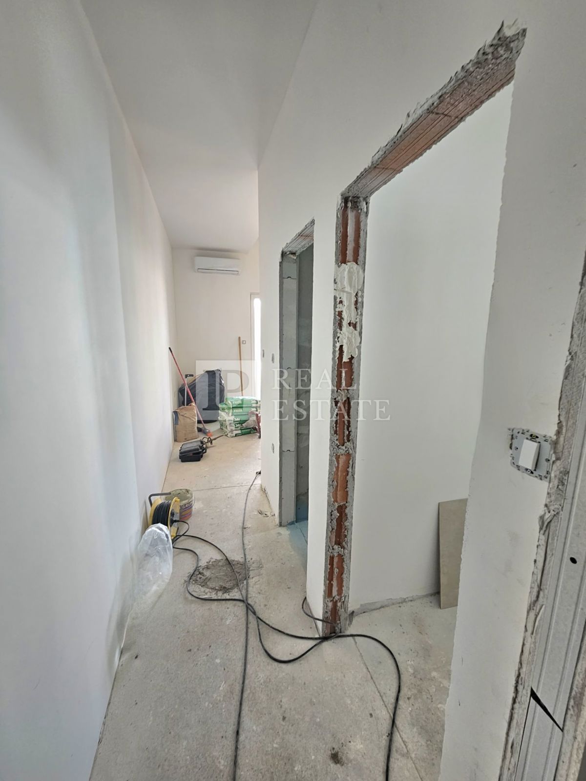 CRIKVENICA - Appartamento con 1 camera da letto + soggiorno e parcheggio privato