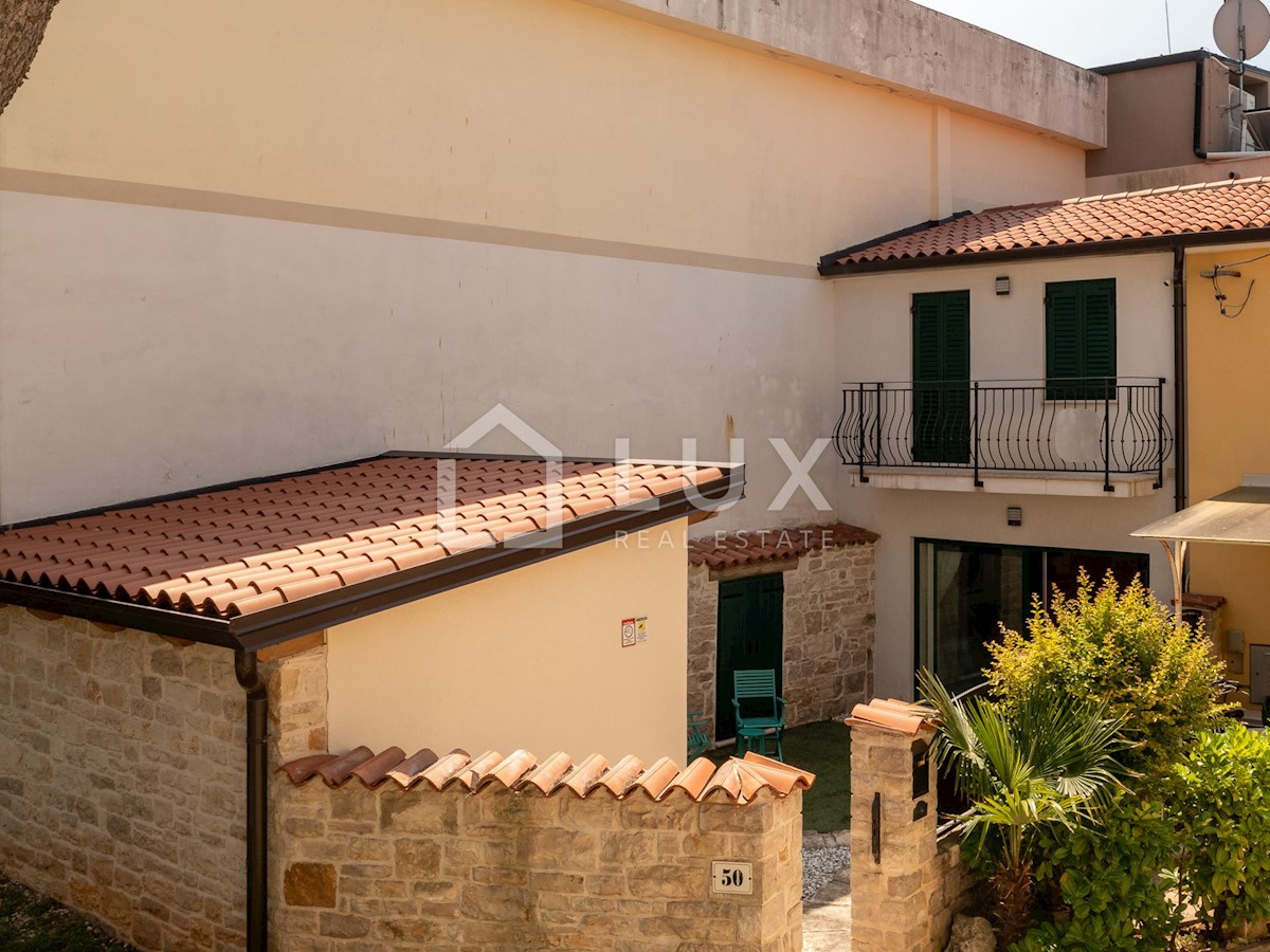 NOVIGRAD - casa in pietra a 30 metri dal mare, centro citta