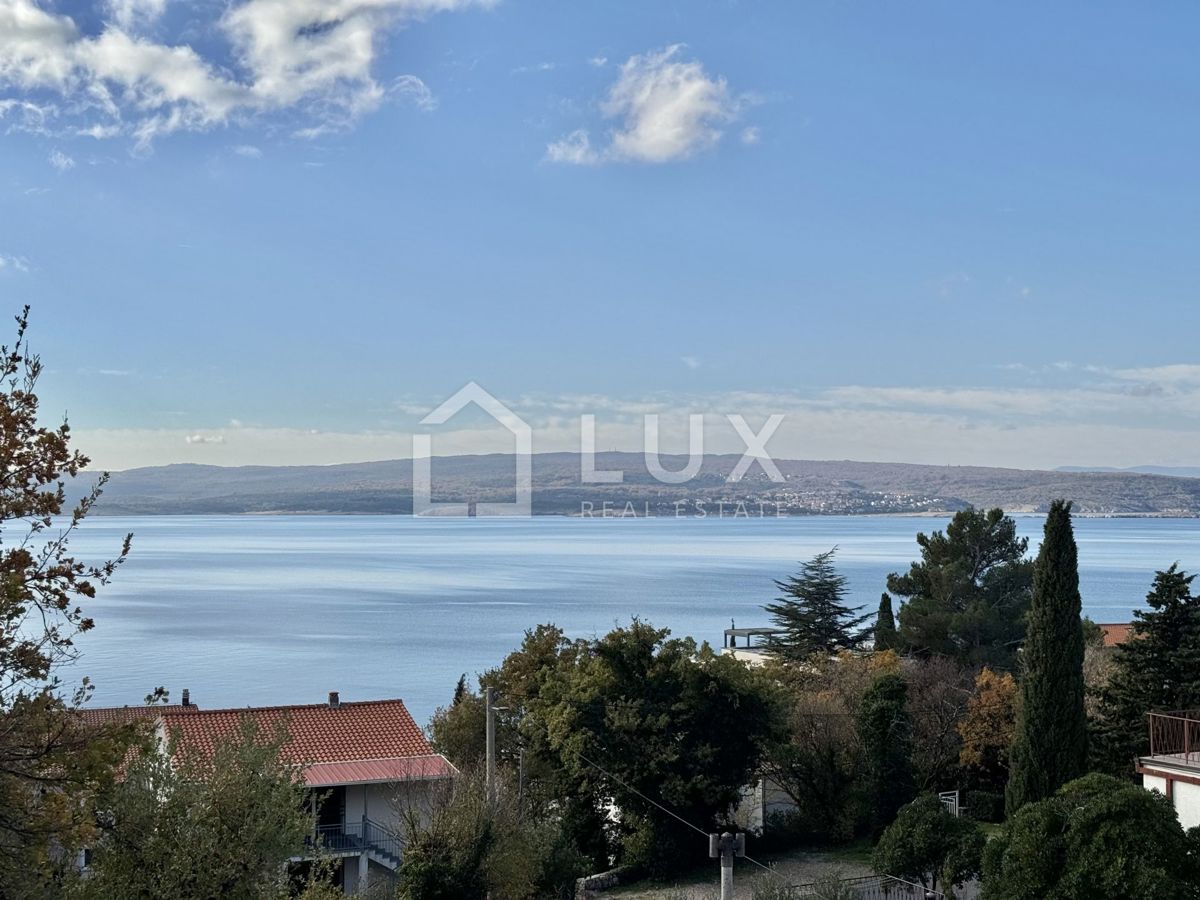 CRIKVENICA - due appartamenti, 106m2, 150m dal mare, nuova costruzione