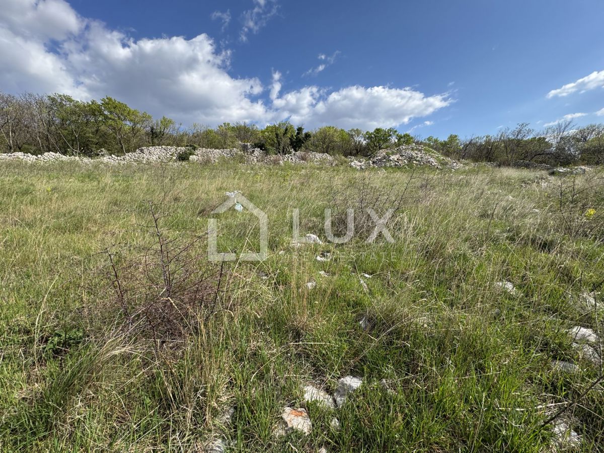 KLENOVICA - terreno edificabile 823m2, 200m dal mare