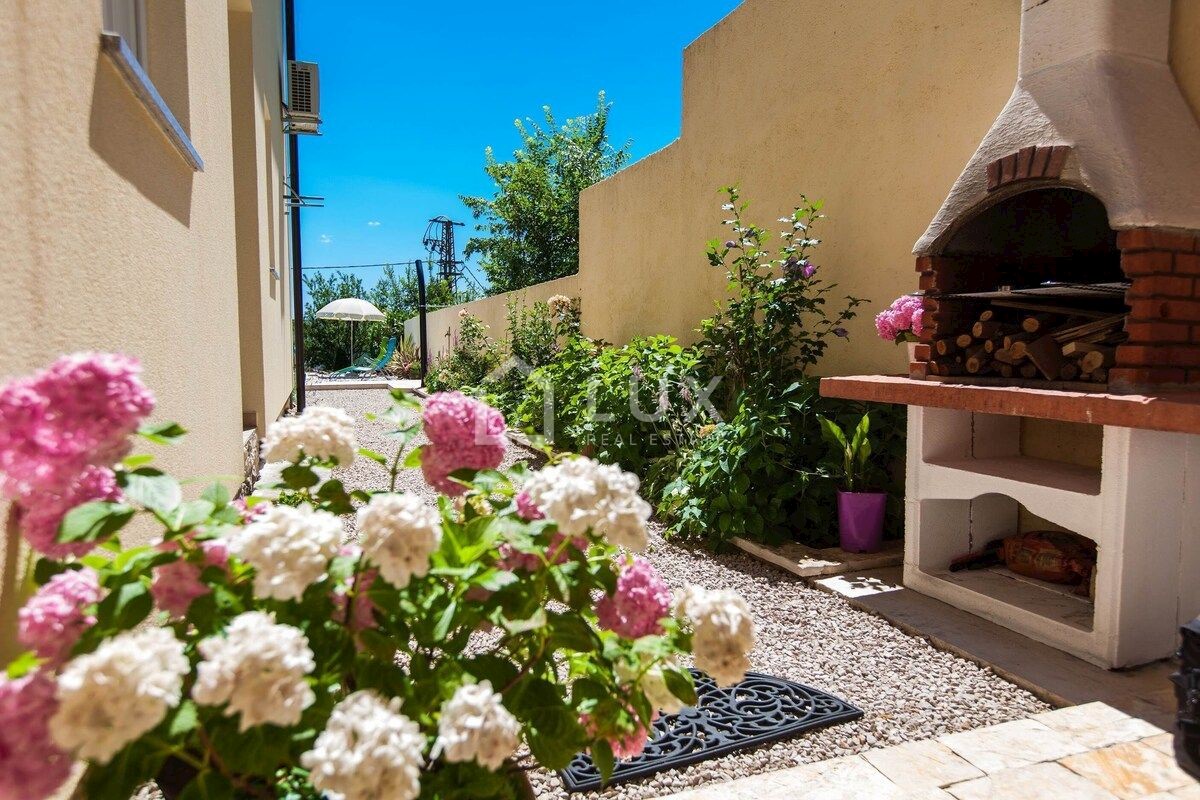 BRIBIR - villa con piscina e vista mare