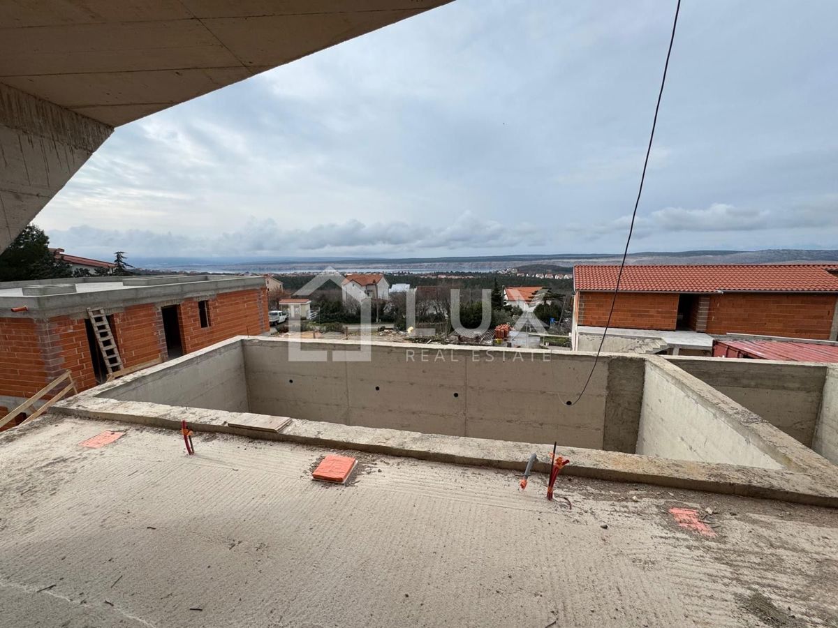 JADRANOVO - appartamento duplex con piscina, non finito