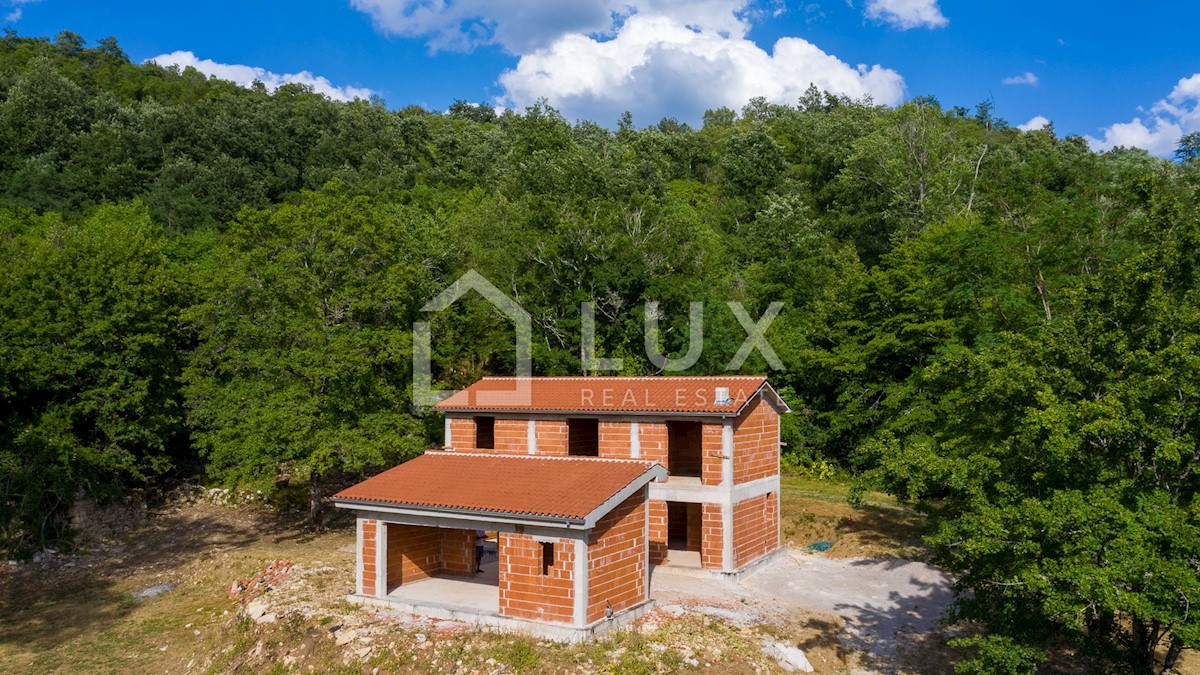 BUZET - villa su terreno 7297m2, nuova costruzione