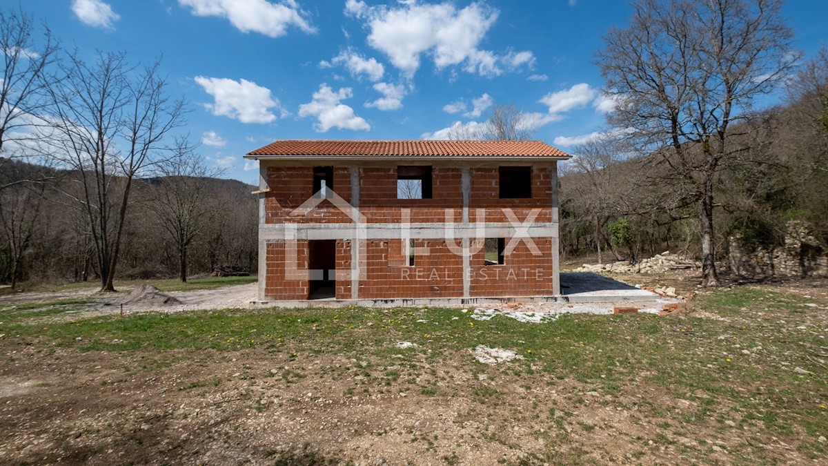 BUZET - villa su terreno 7297m2, nuova costruzione