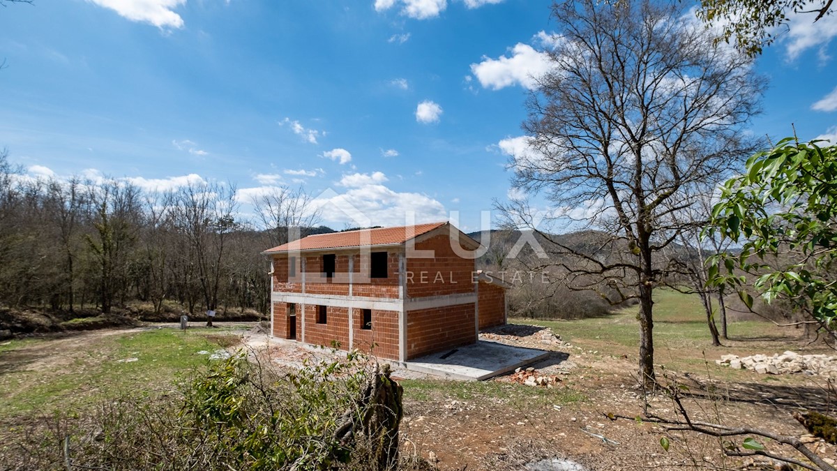 BUZET - villa su terreno 7297m2, nuova costruzione