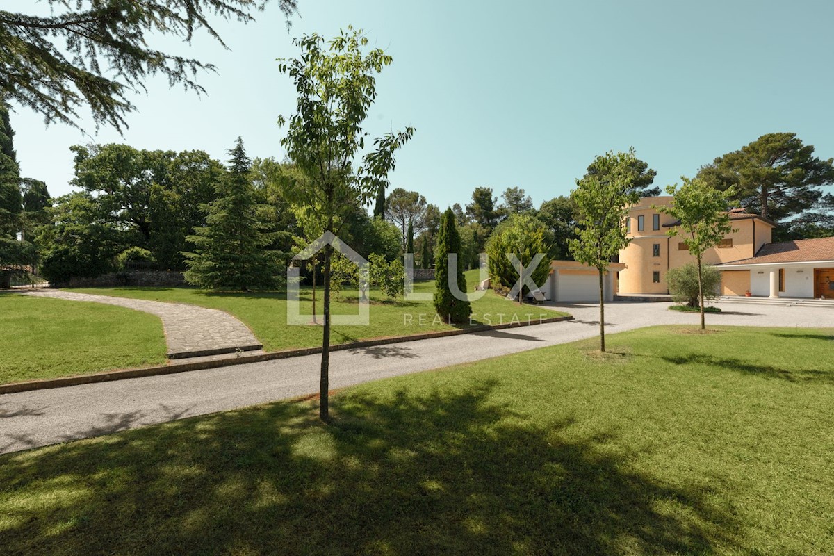 MARČANA - villa di lusso 374m2 su un terreno di 8090m2
