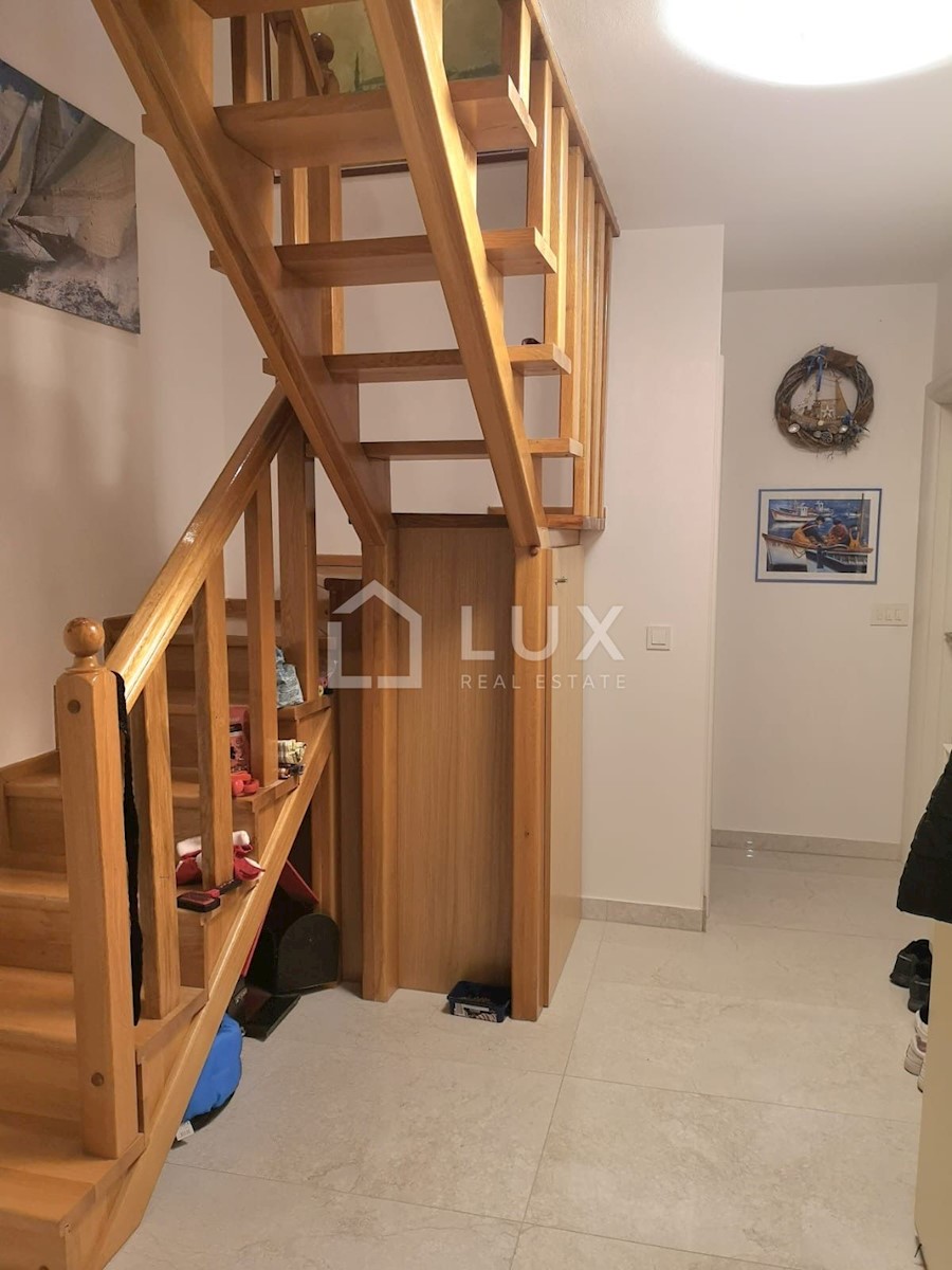 MALINSKA - appartamento su due piani 110m2