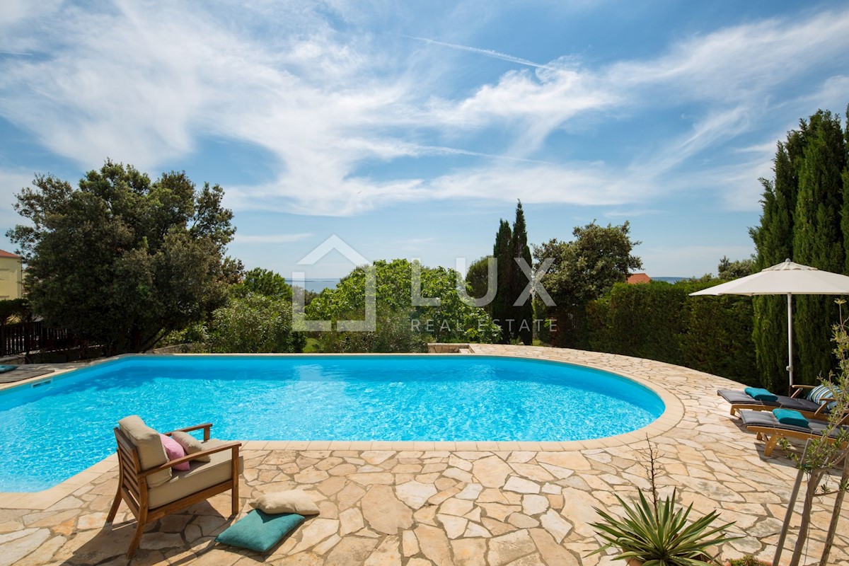 PAG, MANDRE - villa con piscina e vista mare