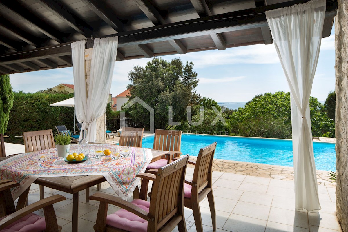 PAG, MANDRE - villa con piscina e vista mare