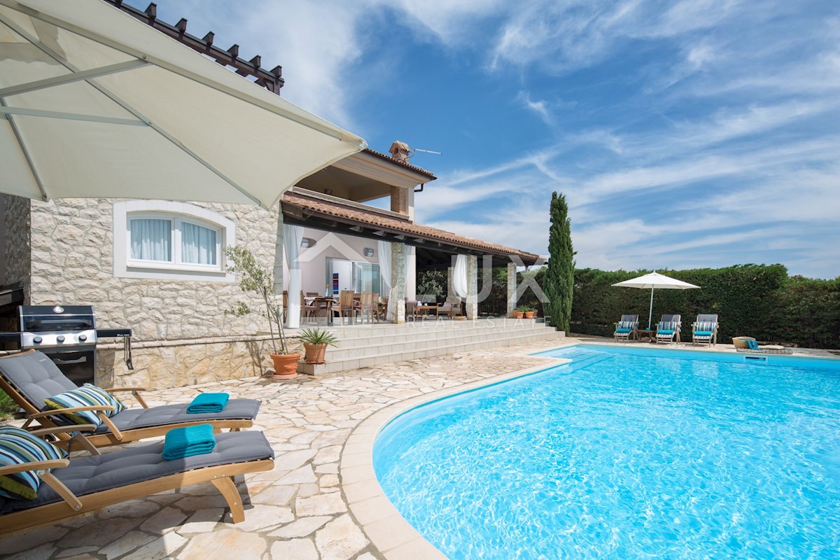 PAG, MANDRE - villa con piscina e vista mare