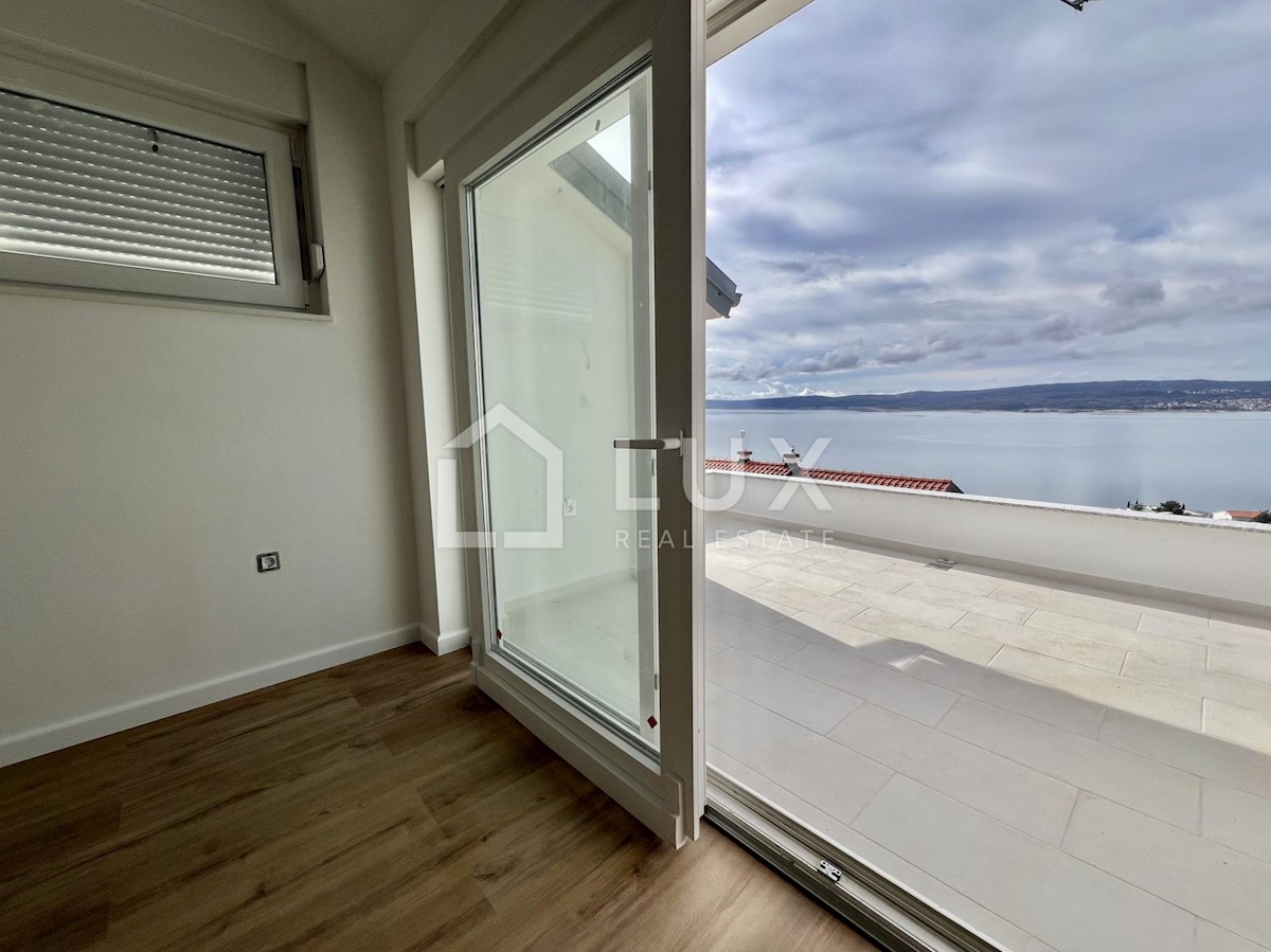 CRIKVENICA - attico 110m2, vista mare