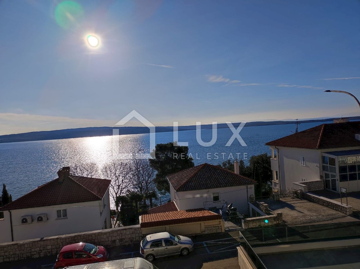 CRIKVENICA - lussuoso appartamento, 2a fila al mare