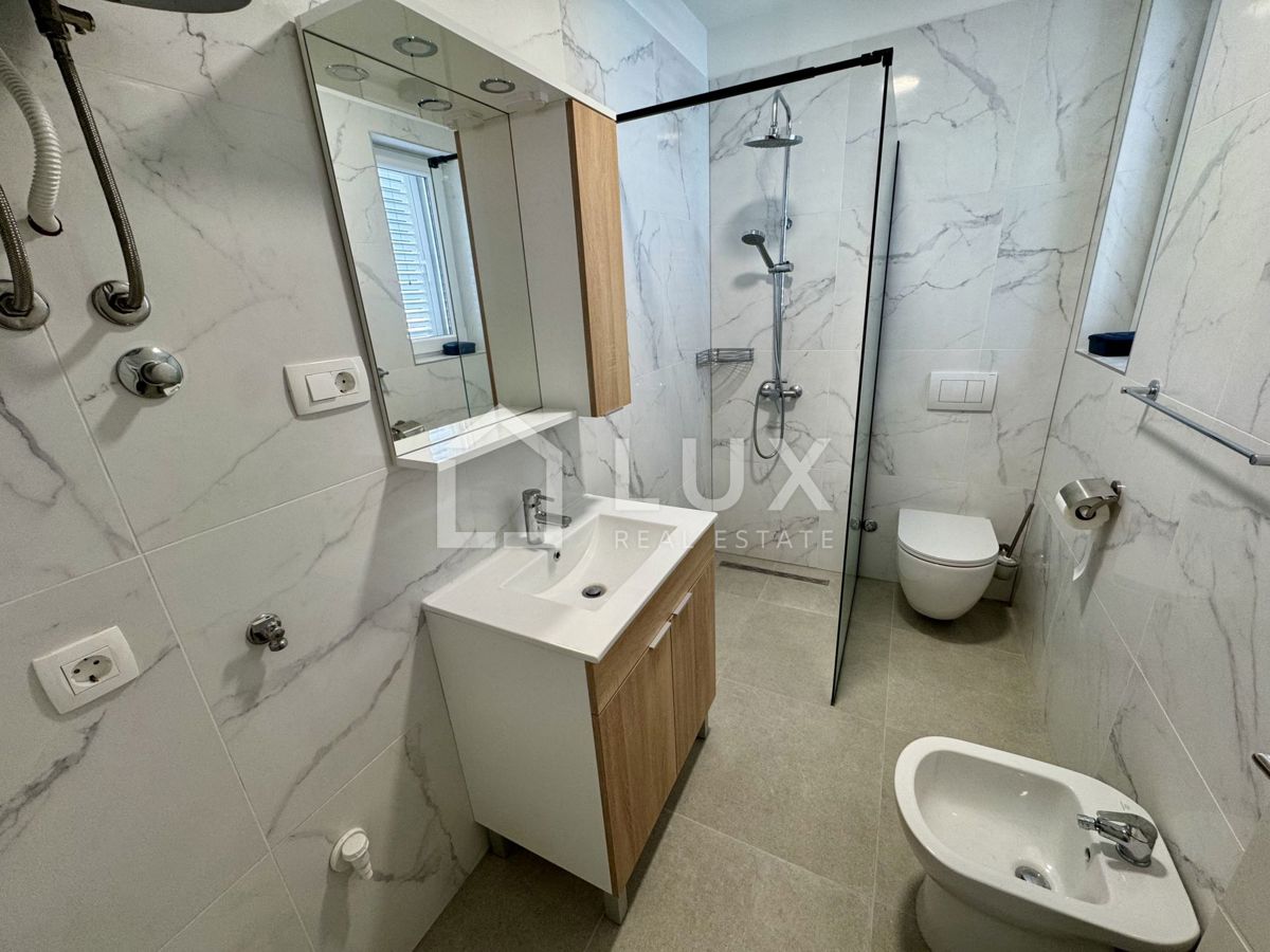 JADRANOVO - casa bifamiliare con piscina