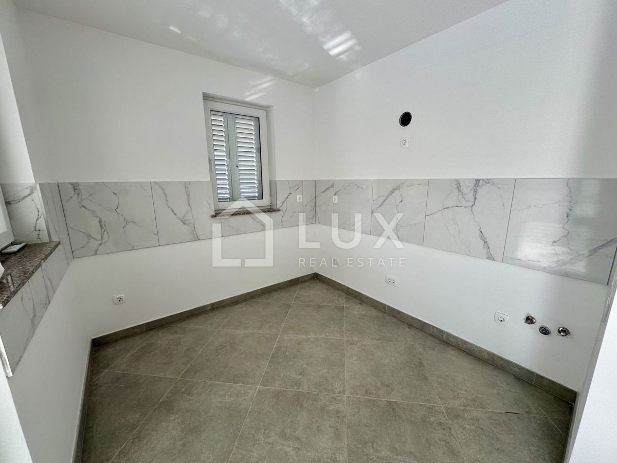 JADRANOVO - casa bifamiliare con piscina