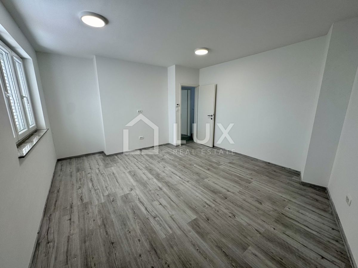JADRANOVO - casa bifamiliare con piscina