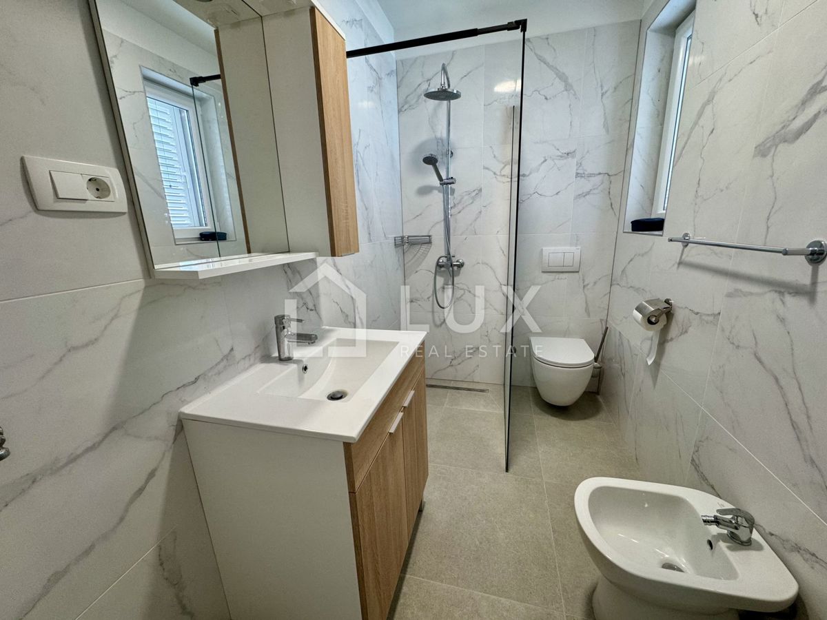 JADRANOVO - casa bifamiliare con piscina