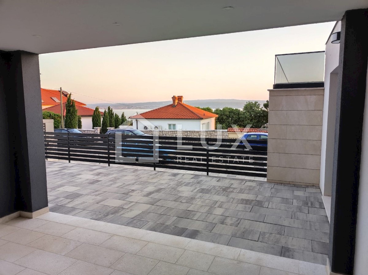 CRIKVENICA - appartamento 177m2, 2a fila al mare