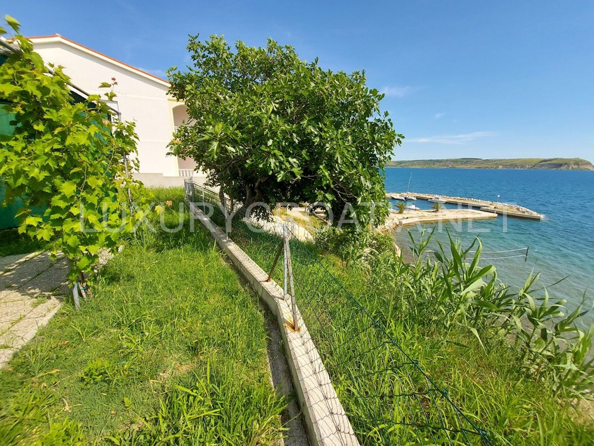 Casa prima fila al mare, zona Zara