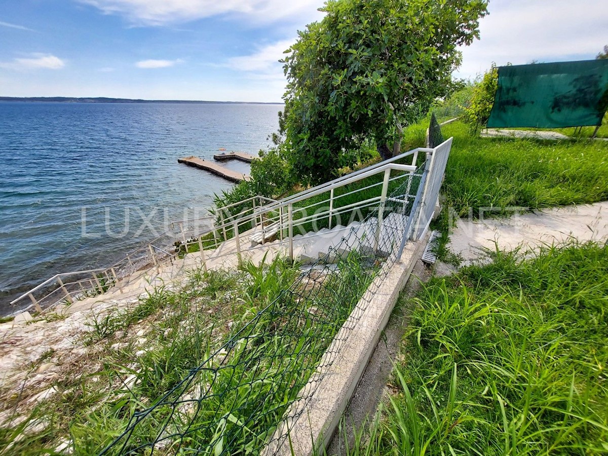 Casa prima fila al mare, zona Zara