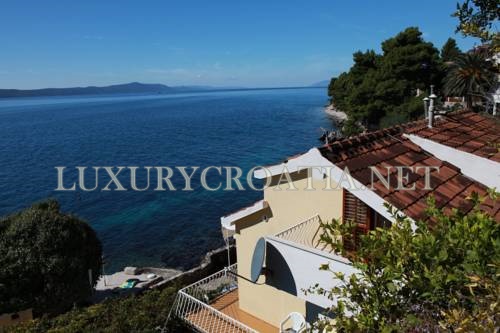 Waterfront house for sale near Makarska