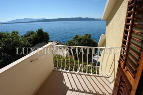 Waterfront house for sale near Makarska