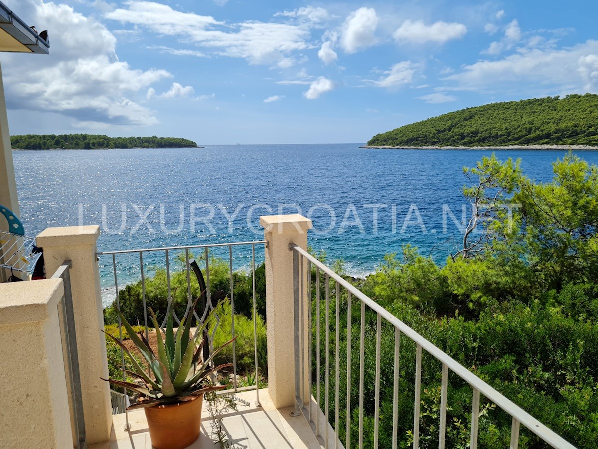 la villa sulla spiaggia in prima fila di Korcula, in Croazia