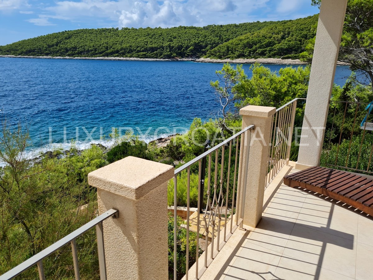 la villa sulla spiaggia in prima fila di Korcula, in Croazia