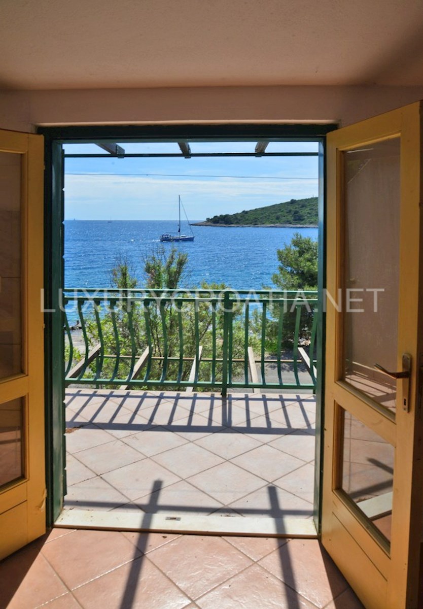 LA CASA DI SEAFRONT È SULL'ISOLA DI BRAC