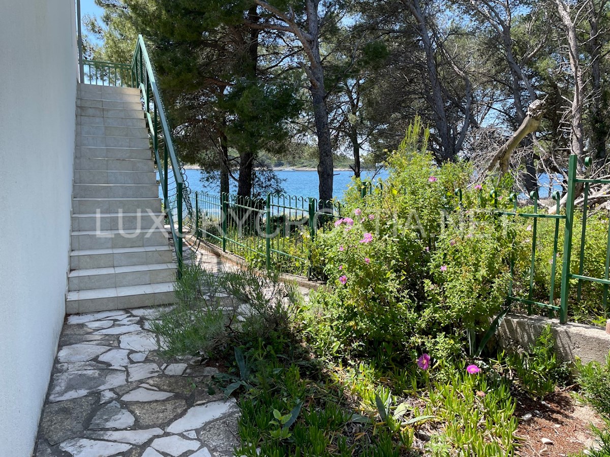 LA CASA DI SEAFRONT È SULL'ISOLA DI BRAC