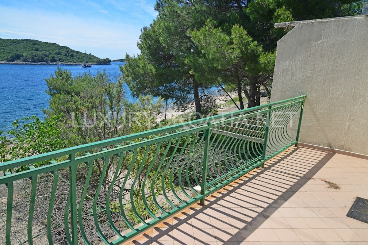 LA CASA DI SEAFRONT È SULL'ISOLA DI BRAC