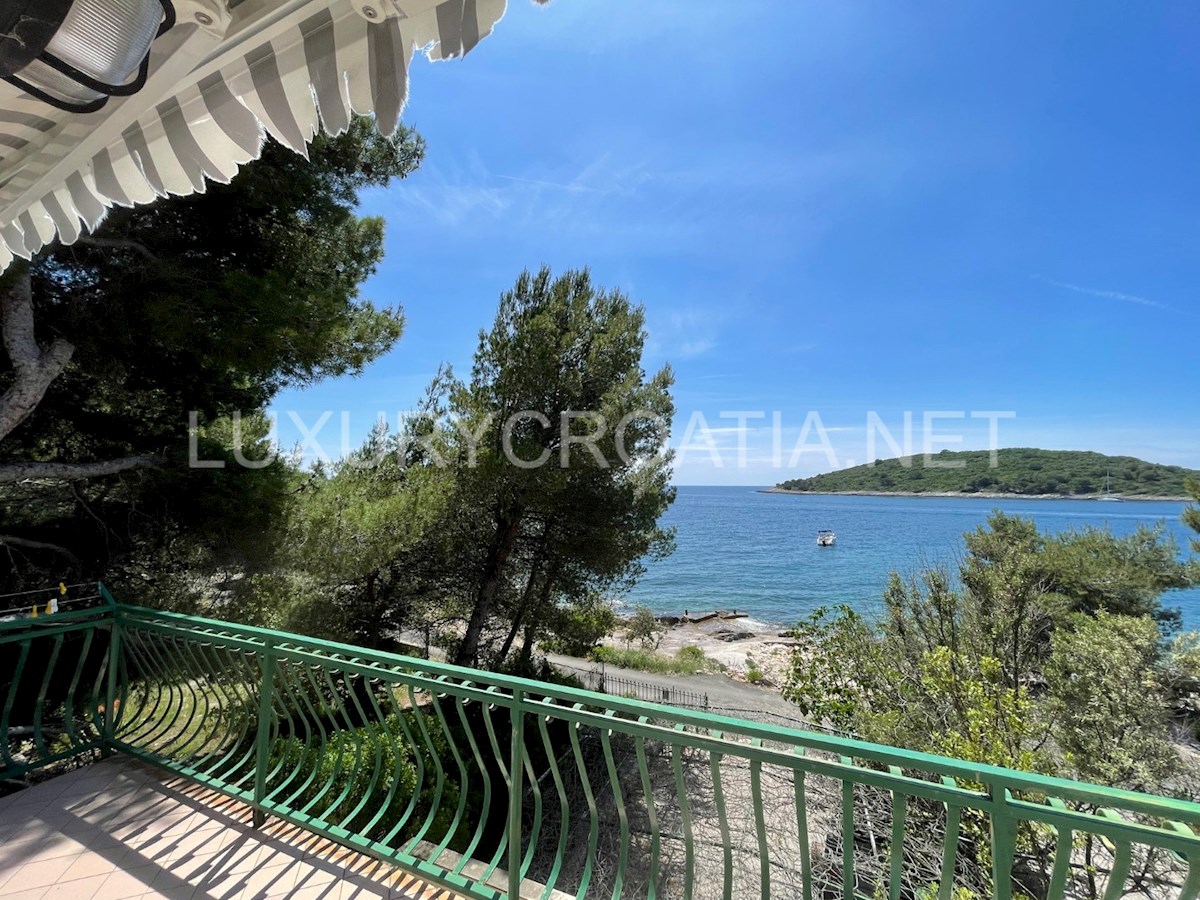 LA CASA DI SEAFRONT È SULL'ISOLA DI BRAC