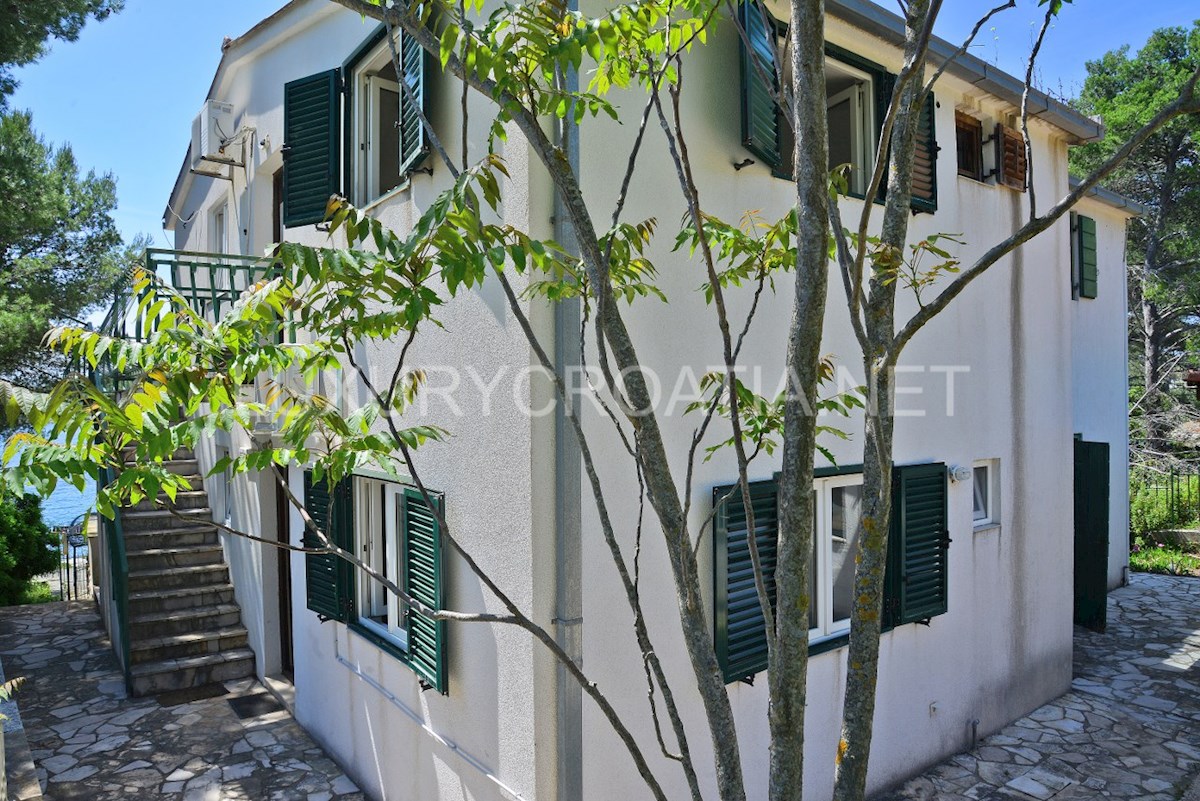 LA CASA DI SEAFRONT È SULL'ISOLA DI BRAC