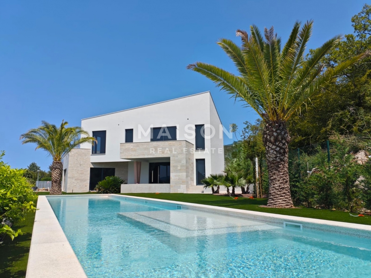 Isola di Krk, Malinska, villa di lusso all'interno di un resort con vista mare