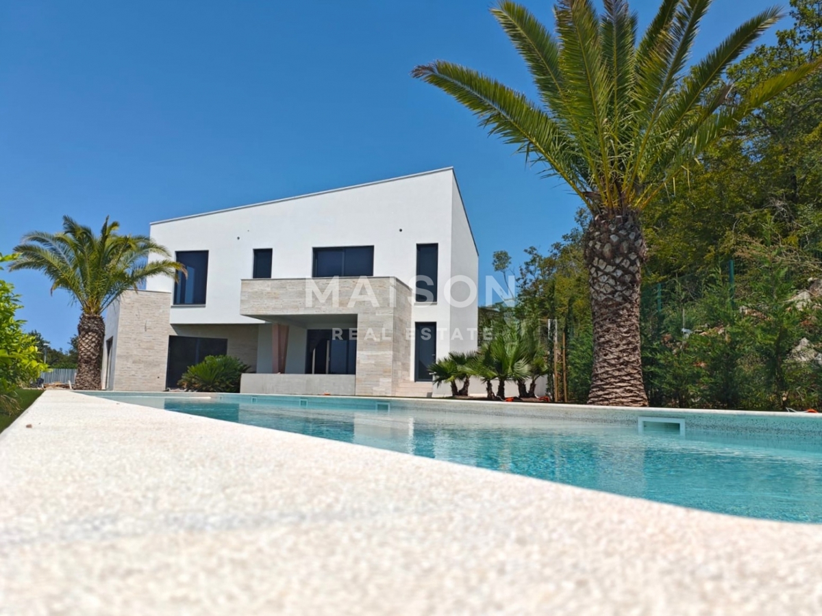 Isola di Krk, Malinska, villa di lusso all'interno di un resort con vista mare
