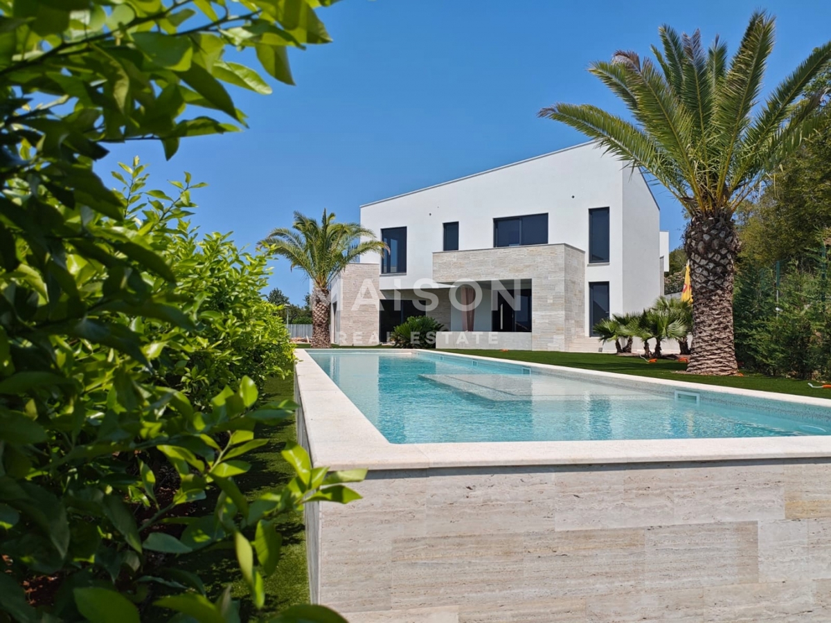 Isola di Krk, Malinska, villa di lusso all'interno di un resort con vista mare