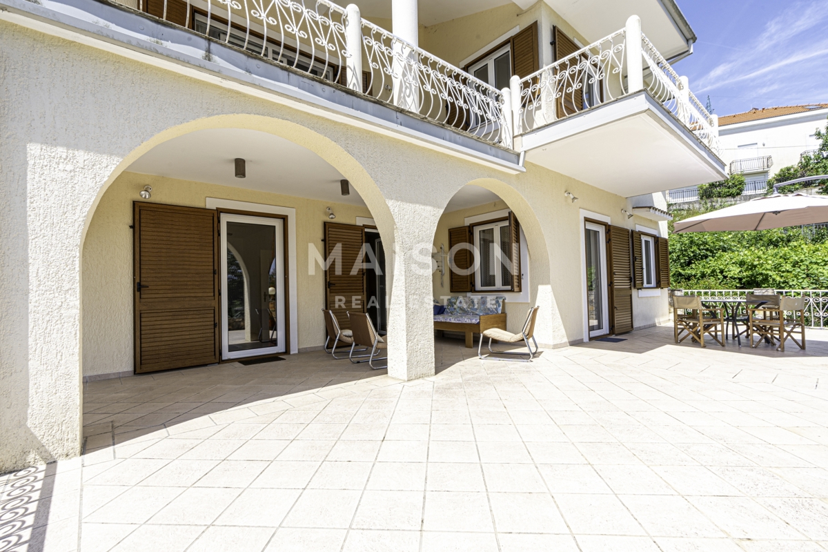 Bregi - casa in un’oasi verde con vista mare