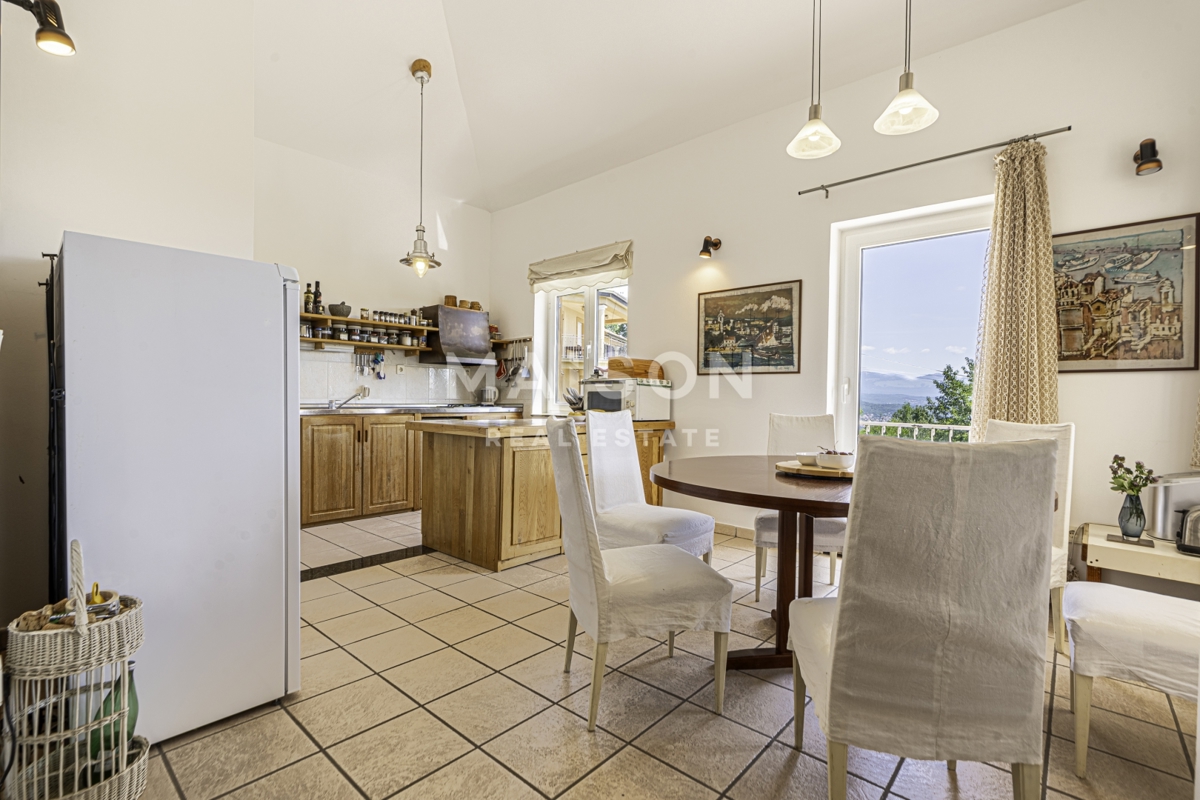 Bregi - casa in un’oasi verde con vista mare