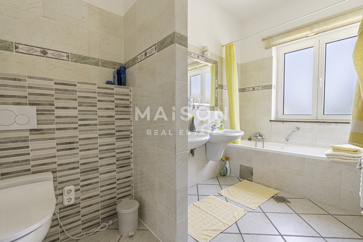 Bregi - casa in un’oasi verde con vista mare