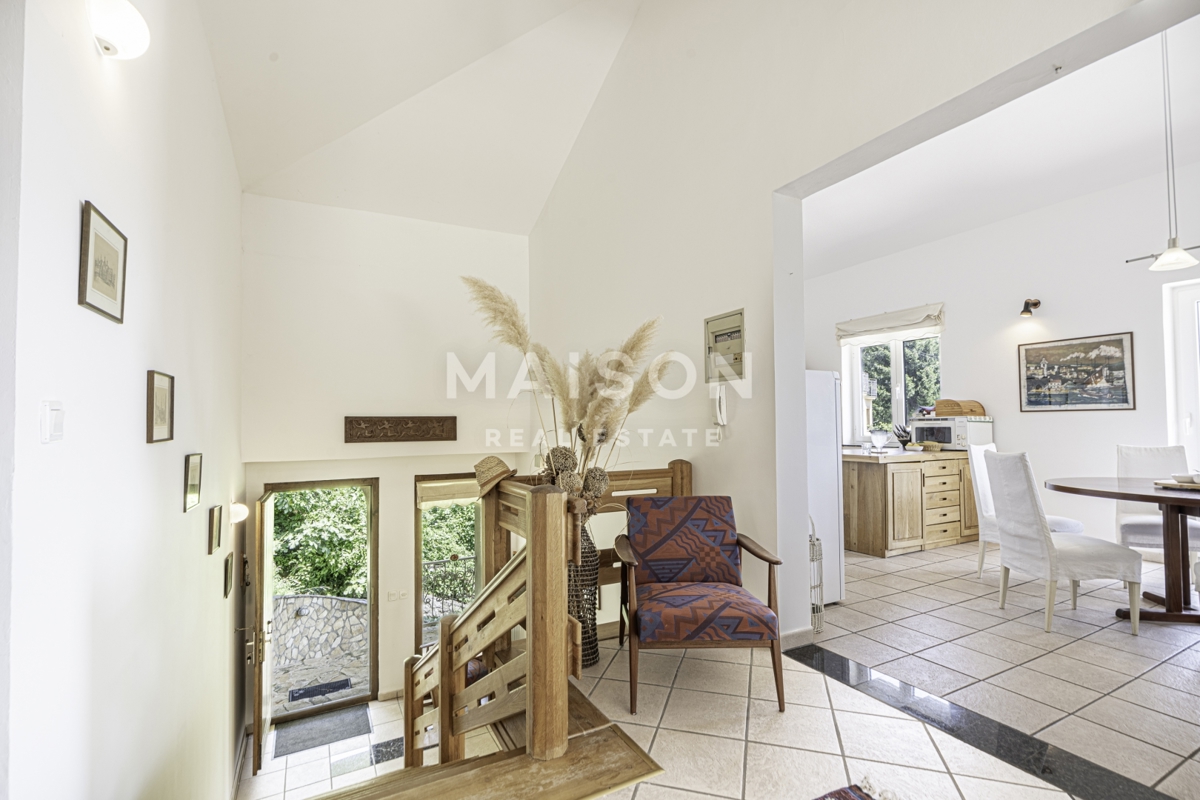 Bregi - casa in un’oasi verde con vista mare