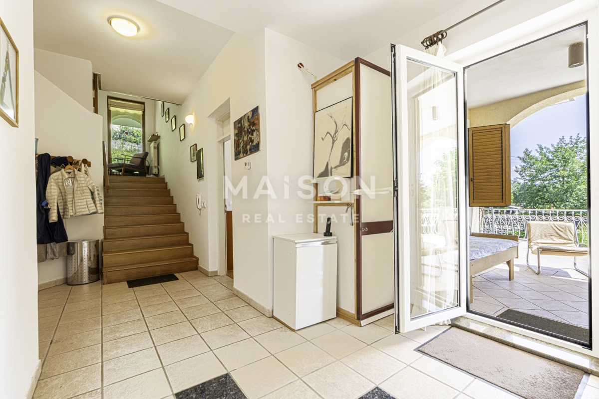 Bregi - casa in un’oasi verde con vista mare