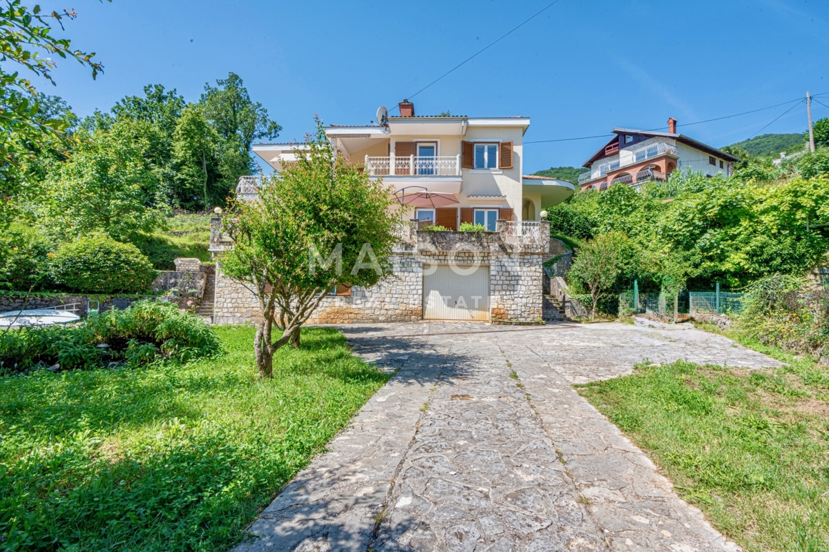 Bregi - casa in un’oasi verde con vista mare
