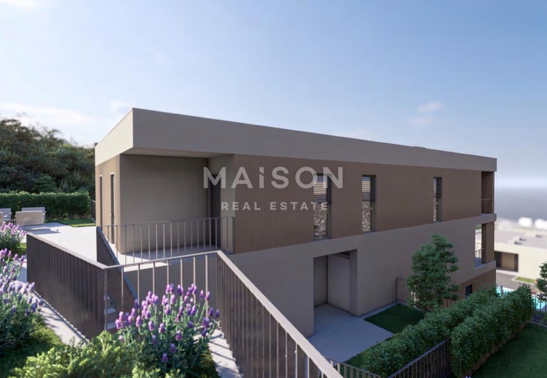 Kostrena, appartamento quadrilocale con giardino e piscina, vista mare